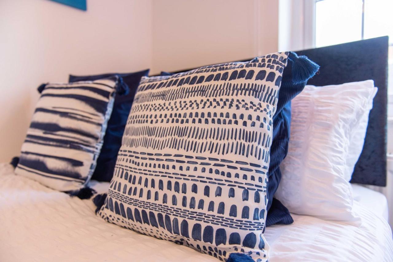 Stylish & Central 2 Bedroom Apartment - Fast Wifi Castle Donington Eksteriør bilde